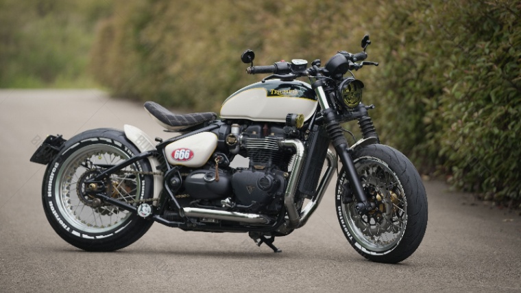 BURNOUTチタンフルエキゾーストマフラー ボンネビルボバー